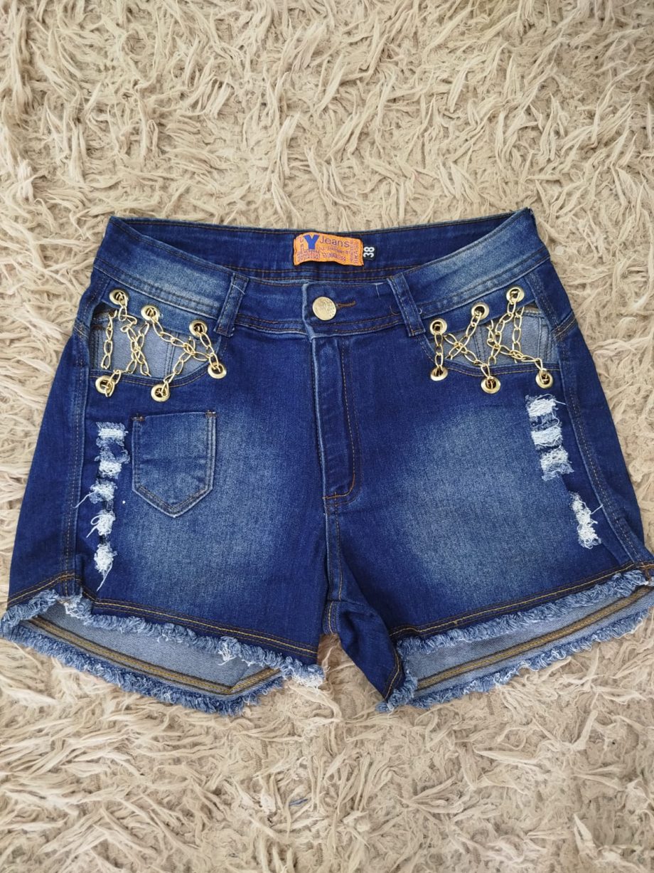 Short Jeans Feminina com Correntaria