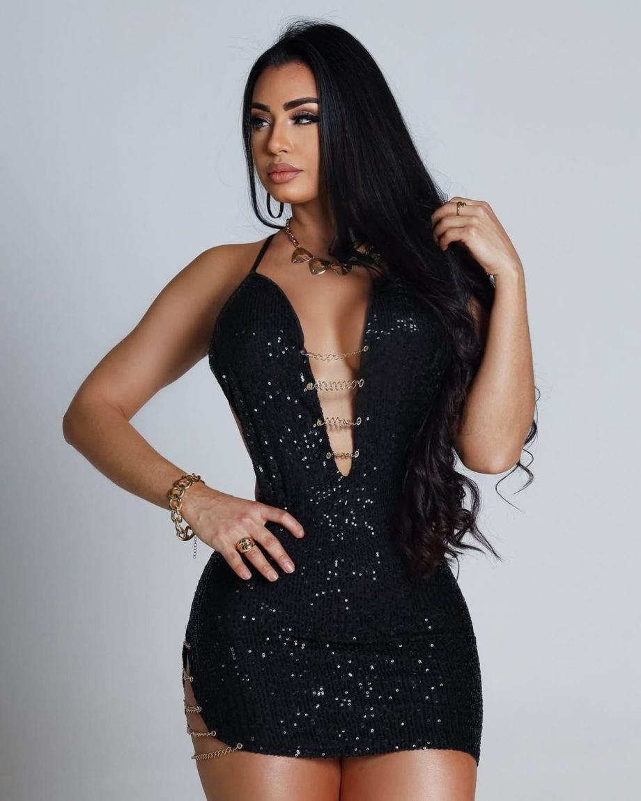 Vestido Lantejoula com correntaria